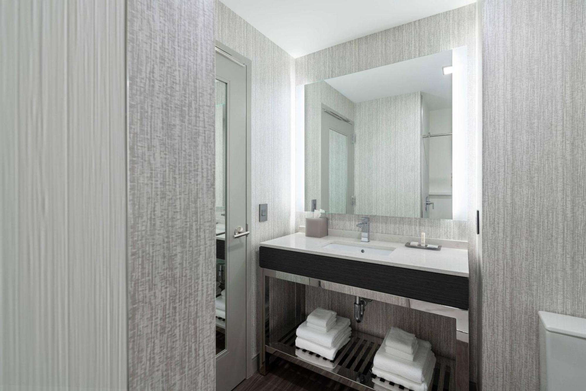 Fairfield By Marriott Inn & Suites Boston Medford Exterior photo